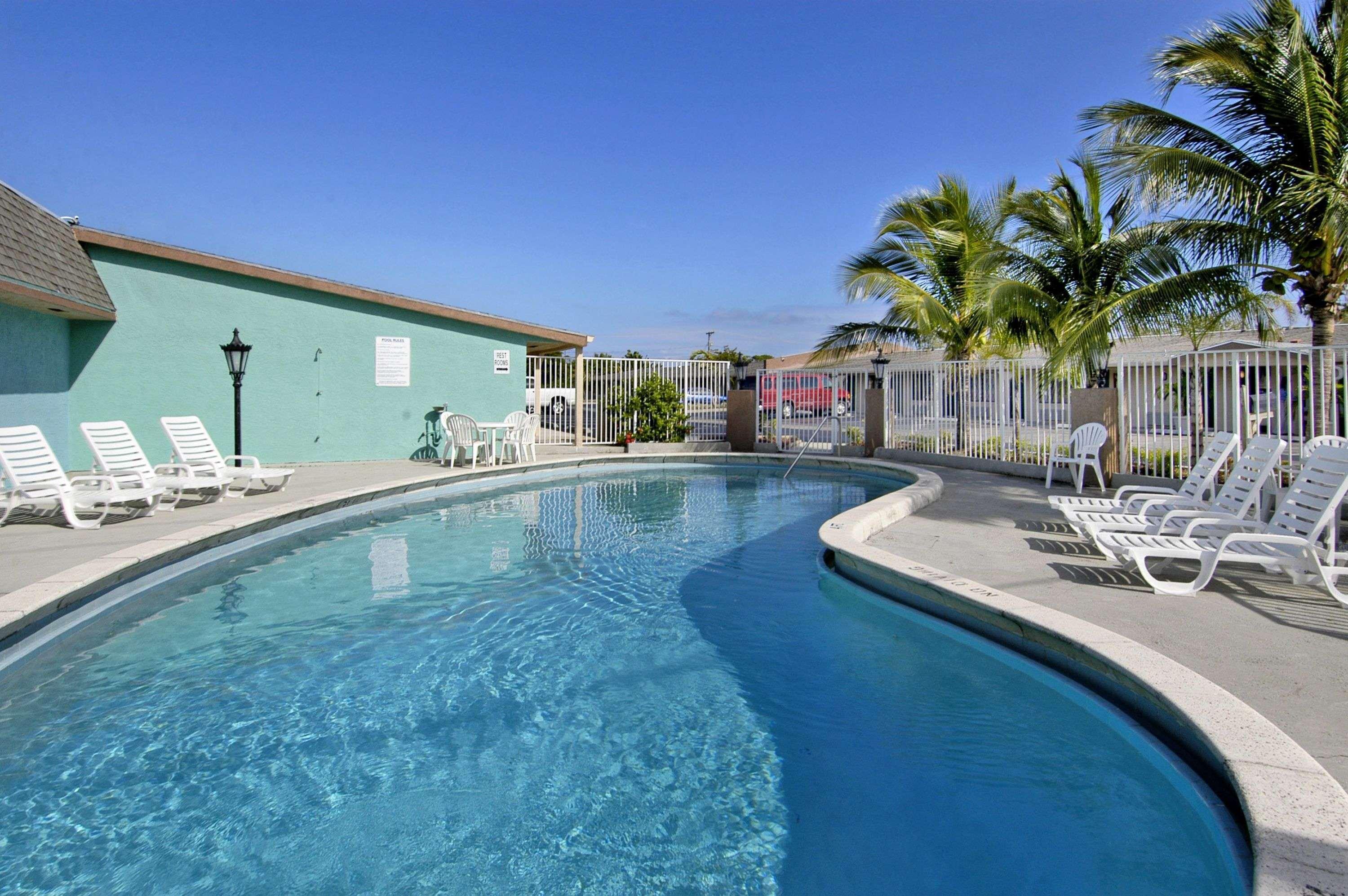 Super 8 by Wyndham Lantana West Palm Beach Exterior foto